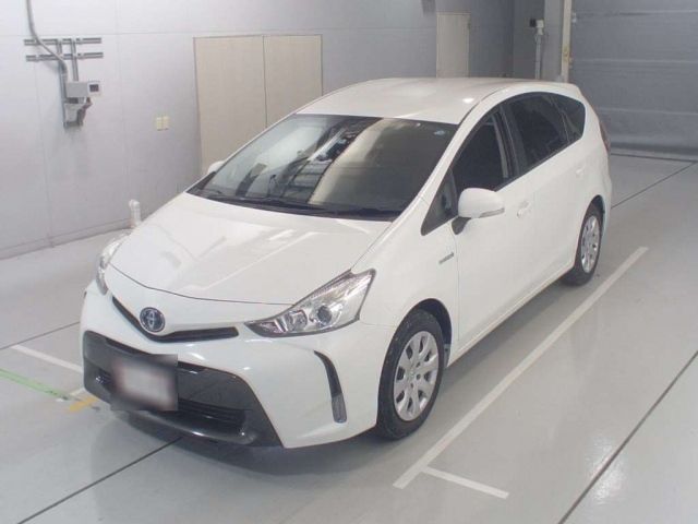 30405 Toyota Prius alpha ZVW41W 2019 г. (CAA Chubu)